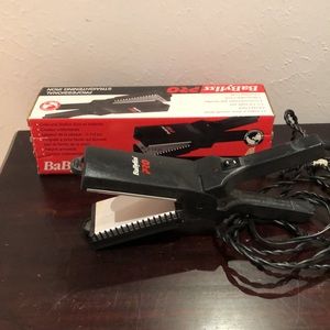 Babyliss Pro hair straightening iron
